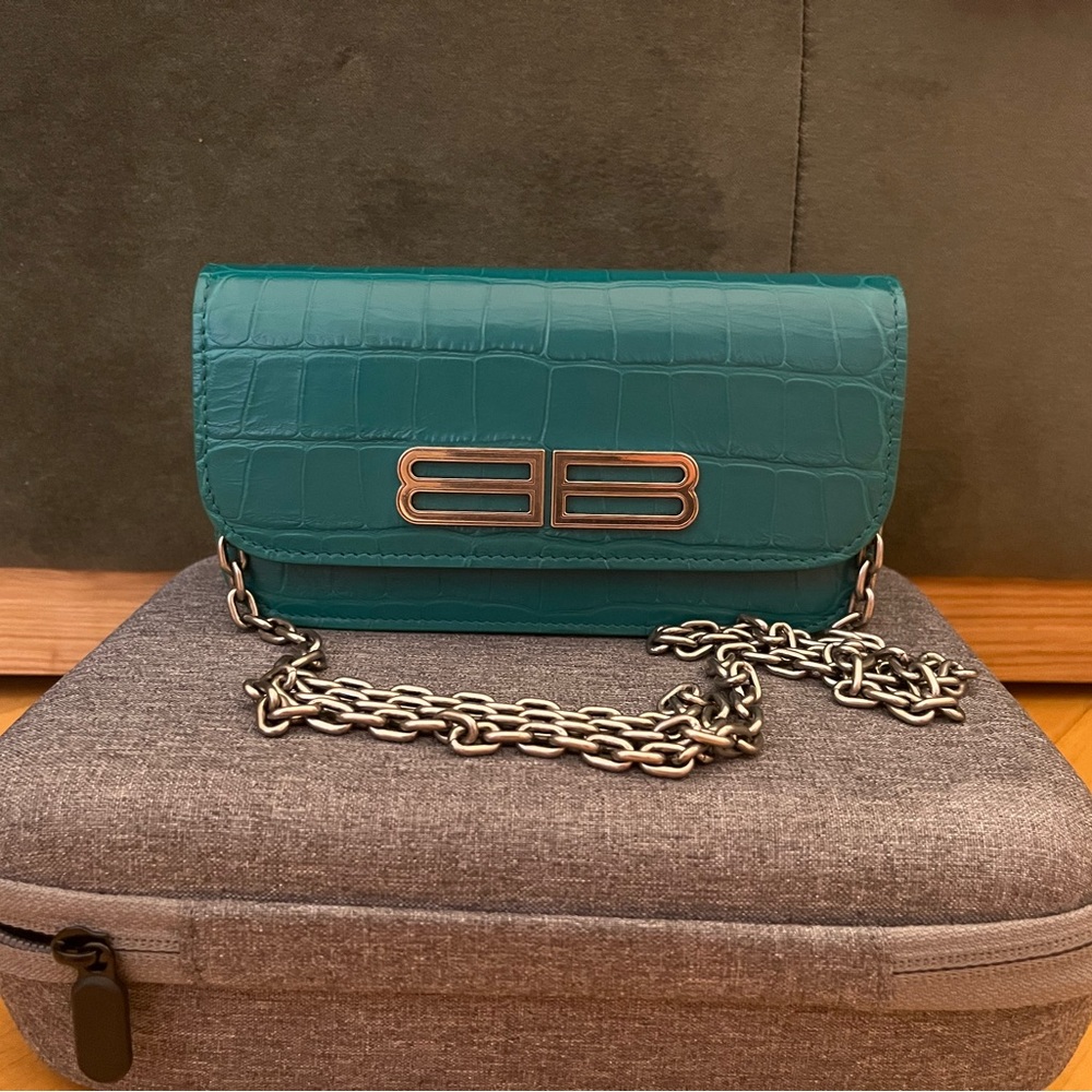 Balenciaga gossip wallet on chain purse
